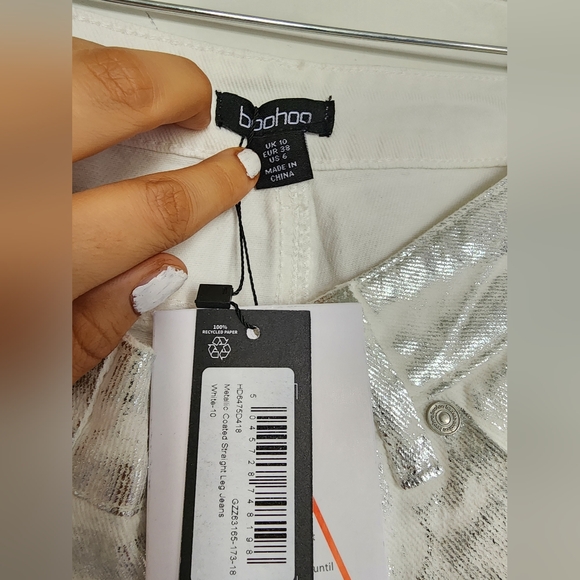 NWT Boohoo Metallic Coated Straight Leg Jeans - Picture 7 of 8